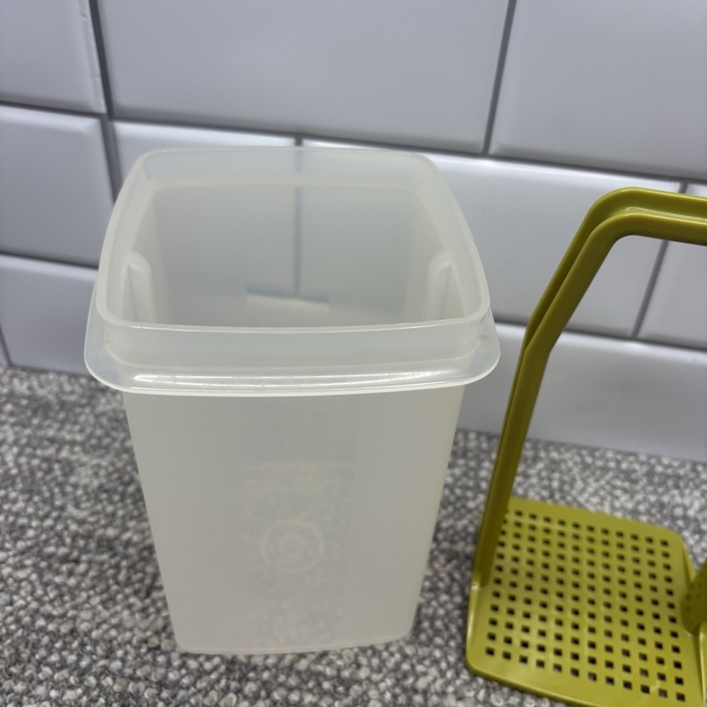 VTG Tupperware Pickle Keeper Pick A Pickle Avocado Green Lid Strainer Complete - Picture 4 of 6